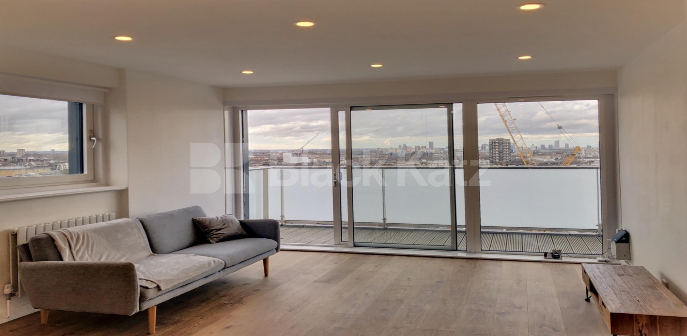 			UNDER OFFER  (Includes Water Rates). , 1 Bedroom, 1 bath, 1 reception Apartment			 Denning Point. Commercial Street., Aldgate 